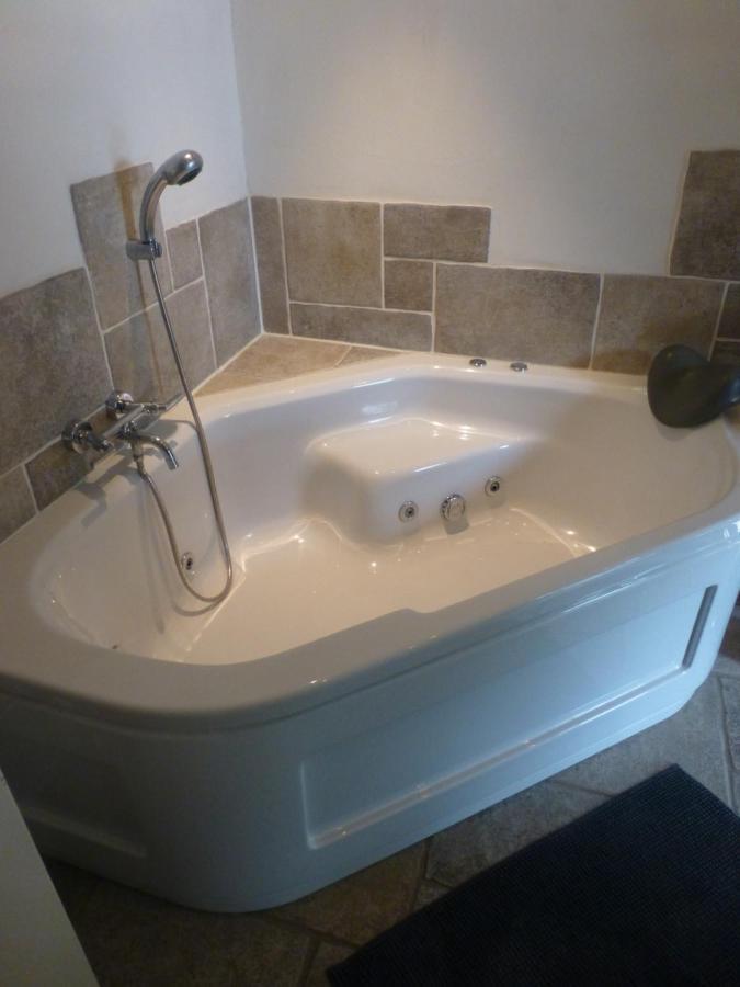 Vakantiehuis Onder De Peppel Met Sauna En Jacuzzi Wijk en Aalburg 외부 사진